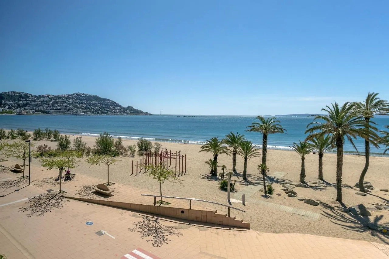 Inmosantos Oasis F5 Apartment Roses