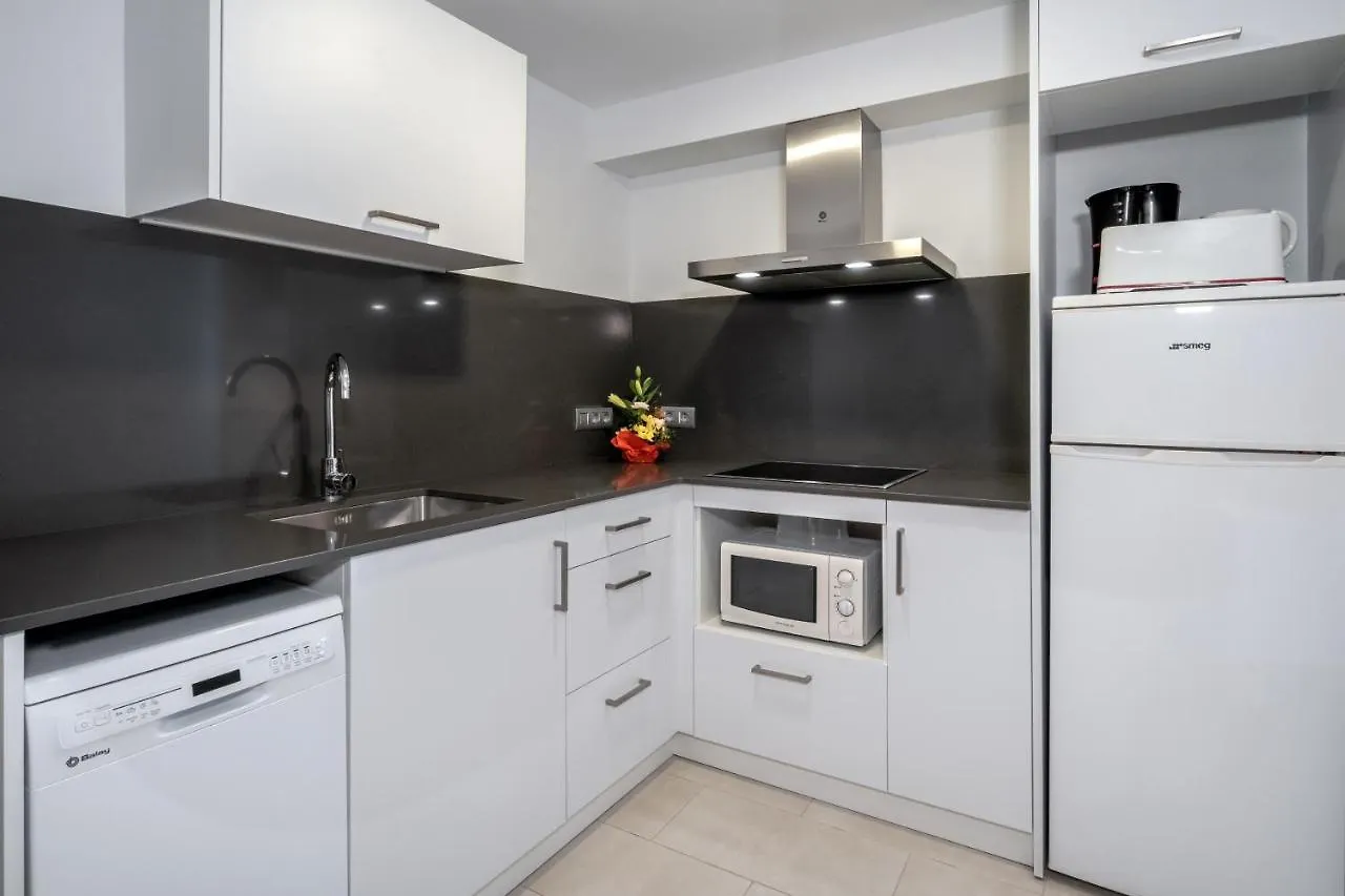 Inmosantos Oasis F5 Apartment Roses