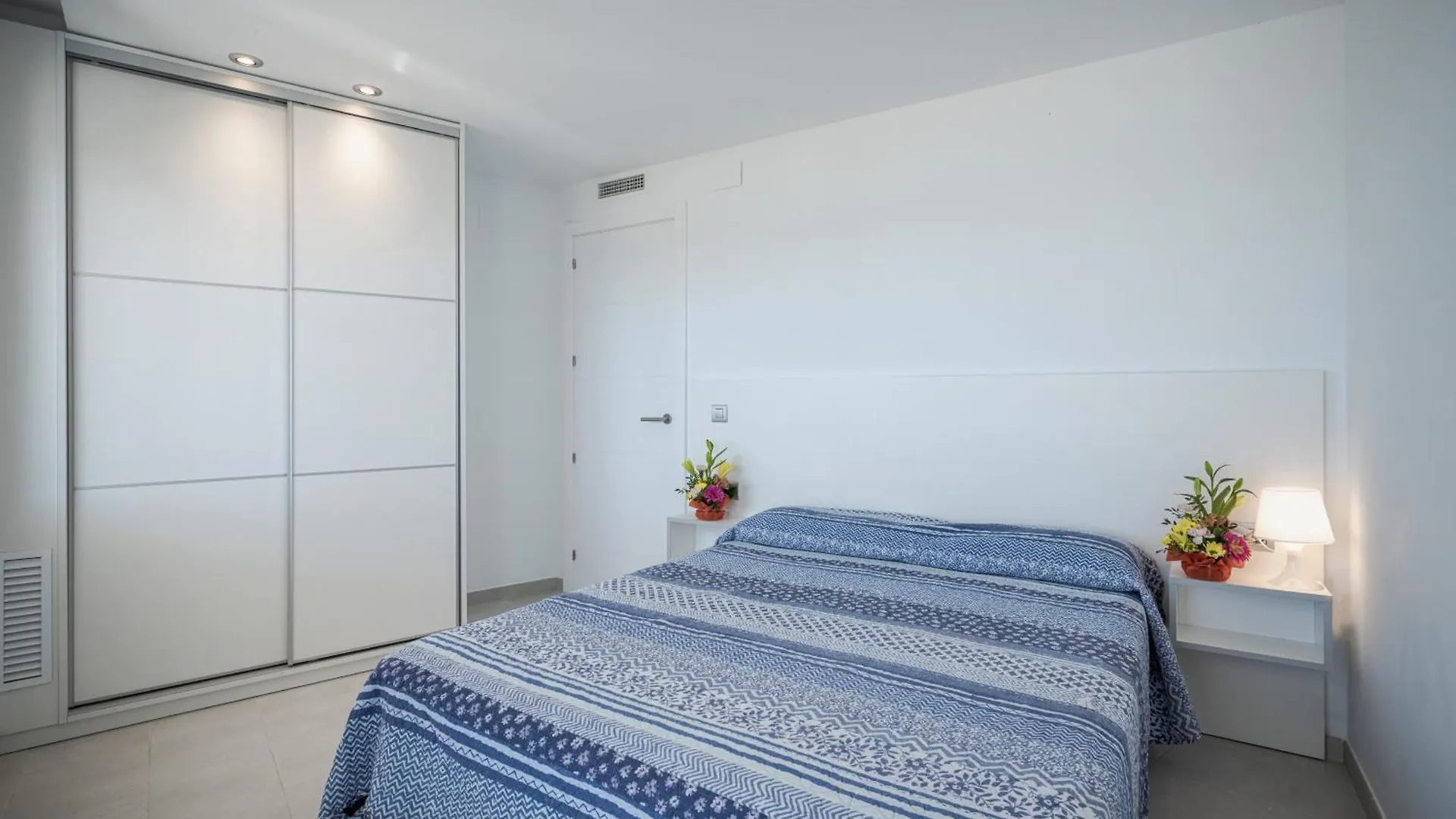 Inmosantos Oasis F5 Apartment Roses