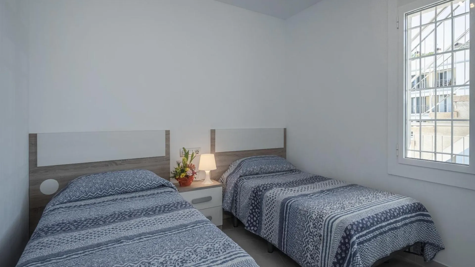 Inmosantos Oasis F5 Apartment Roses Spain