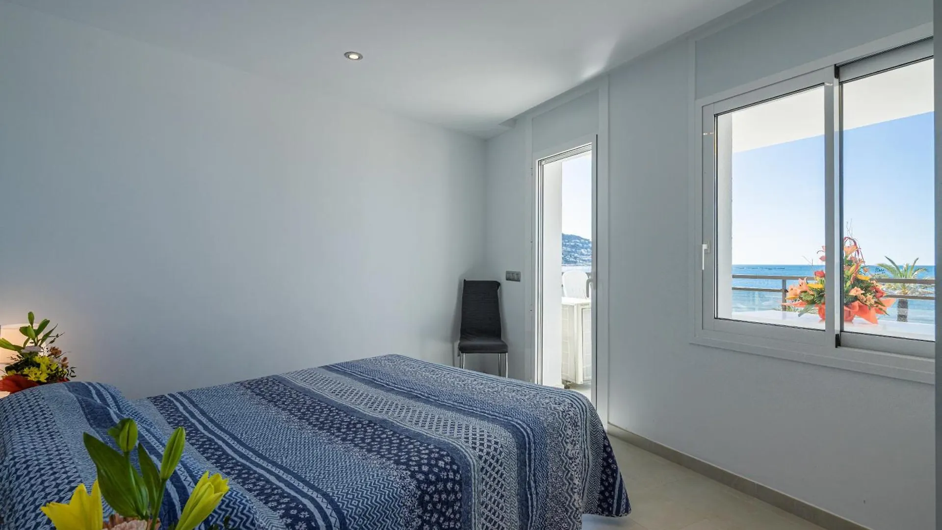 Inmosantos Oasis F5 Apartment Roses Spain