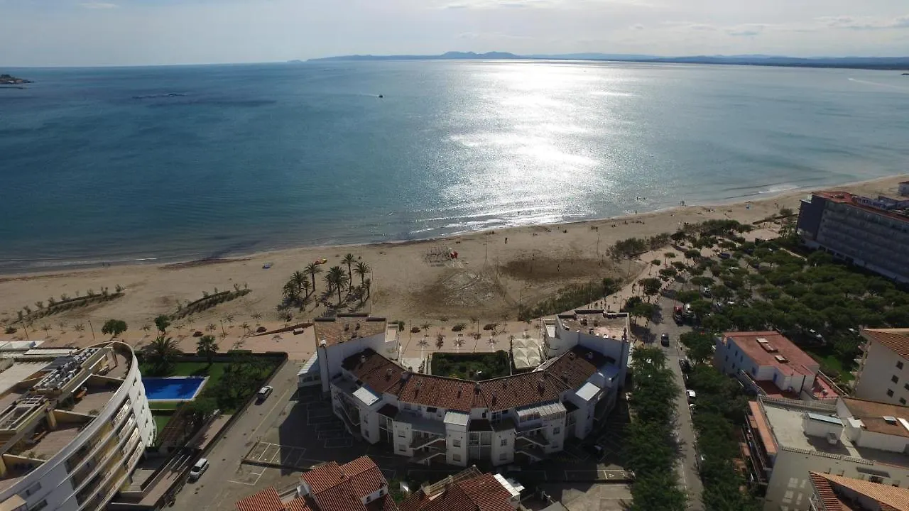 Inmosantos Oasis F5 Apartment Roses